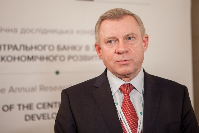 Наказание долларом: МВФ существенно снизил сумму финансирования Наказание долларом: МВФ существенно снизил сумму финансирования