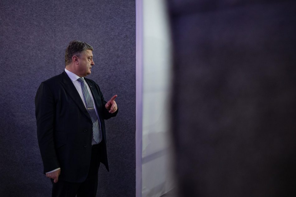 Порошенко внес в ВР свою кандидатуру на пост главы НБУ Порошенко внес в ВР свою кандидатуру на пост главы НБУ